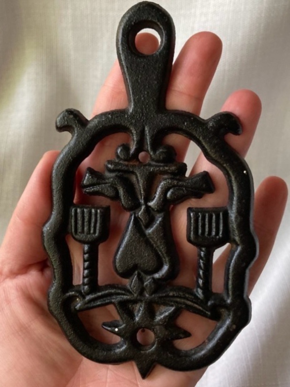 1950's Vintage "Dumb Dutch" Folk Art Pattern 5" Cast Iron Trivet!